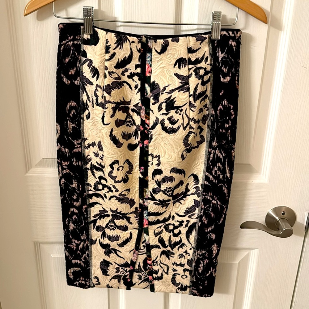 Anthropologie Byron Lars Paillete Pencil skirt, size 2 NWOT - Picture 3 of 4